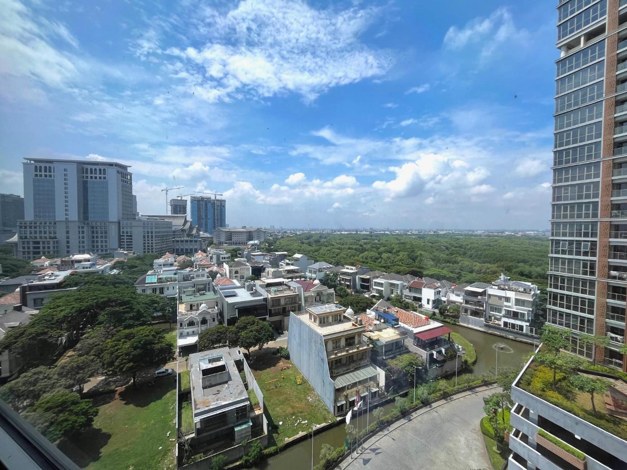 Gold Coast Pik Sea View Apartments By Longesuites Jakarta Exterior foto